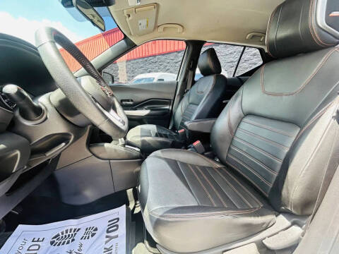 2020 Nissan Kicks SR