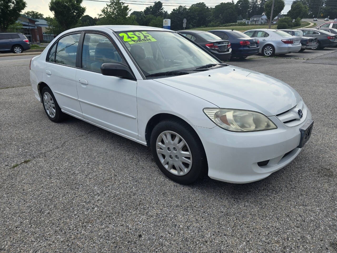 2005 Honda Civic for sale at QUEENSGATE AUTO SALES in York, PA