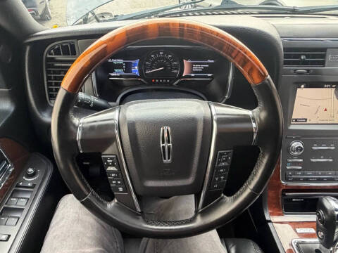 2016 Lincoln Navigator Select