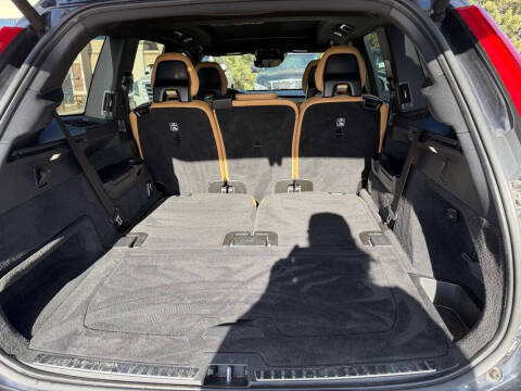 2016 Volvo XC90 T6 Momentum