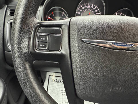 2013 Chrysler 200 LX