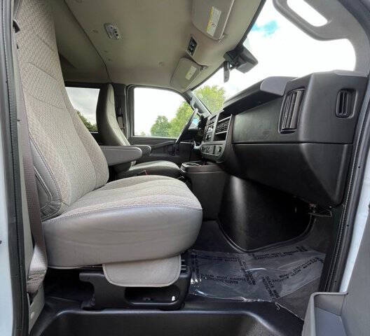 2025 GMC Savana LT 3500