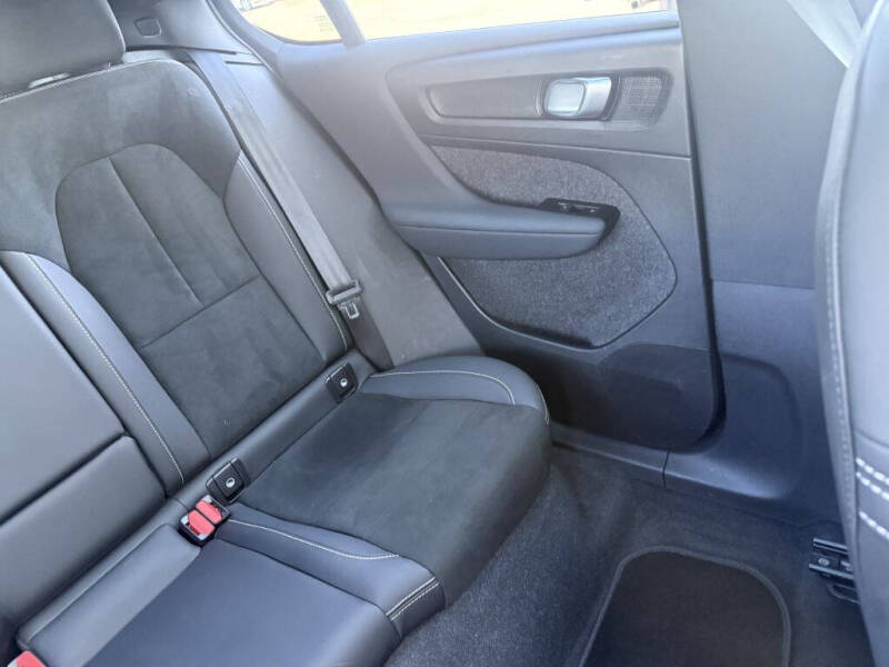 2022 Volvo C40 Recharge Pure Electric P8