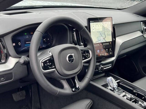 2026 Volvo XC60 B5 Ultra Black Edition