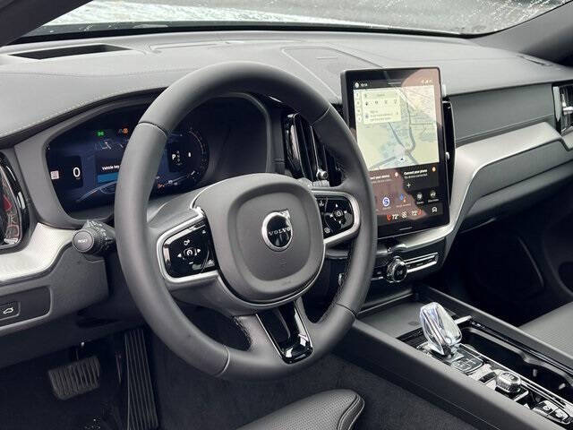 2026 Volvo XC60 B5 Ultra Black Edition