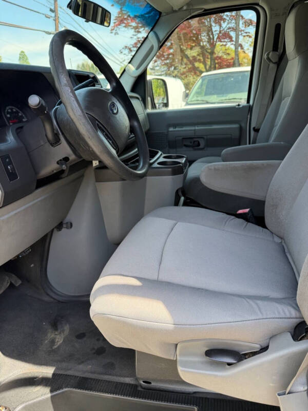 2014 Ford E-Series E-250