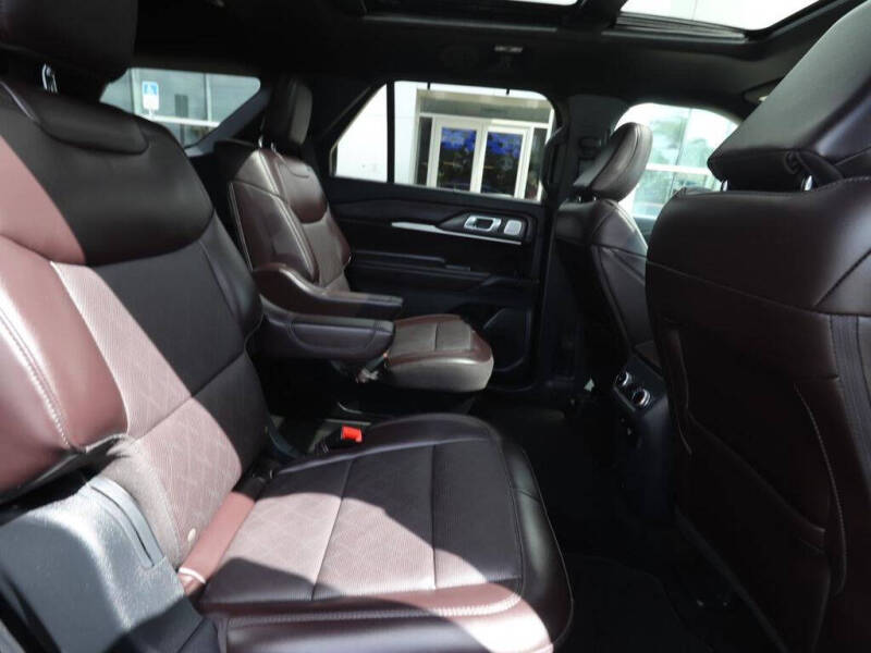 2025 Ford Explorer Platinum