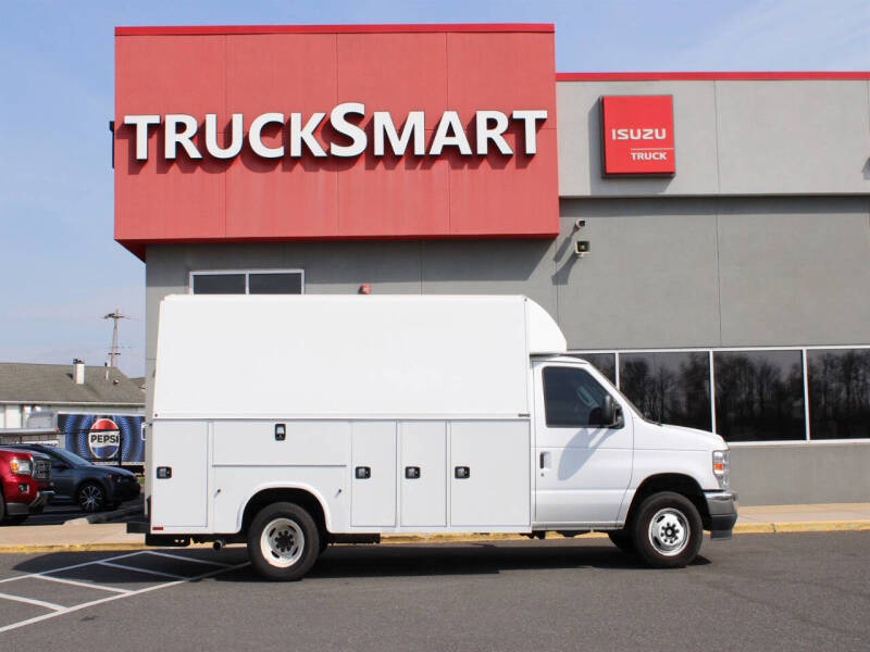 2024 Ford E-450