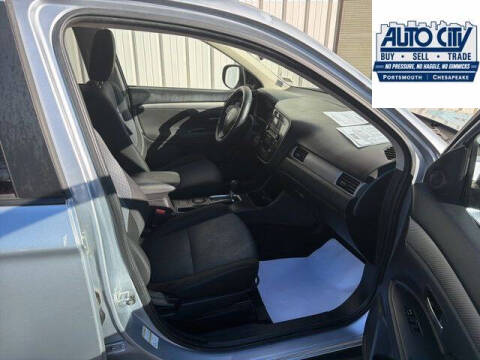 2014 Mitsubishi Outlander ES