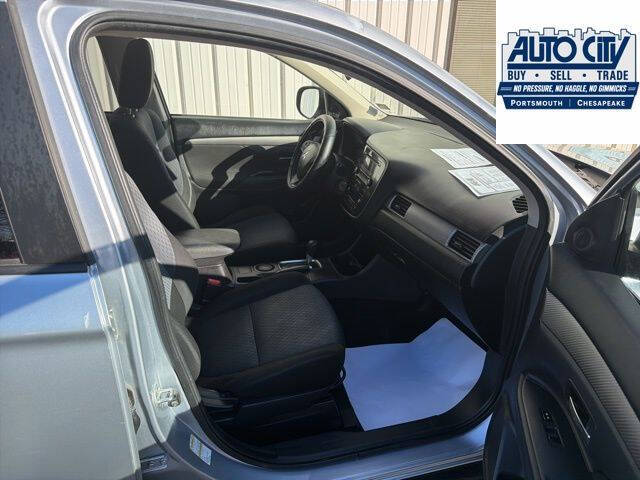 2014 Mitsubishi Outlander ES
