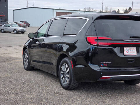 2023 Chrysler Pacifica Plug-In Hybrid Touring L