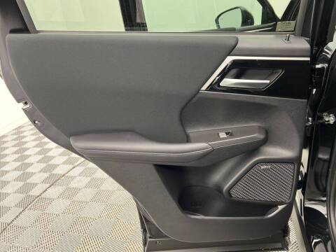 2025 Mitsubishi Outlander ES