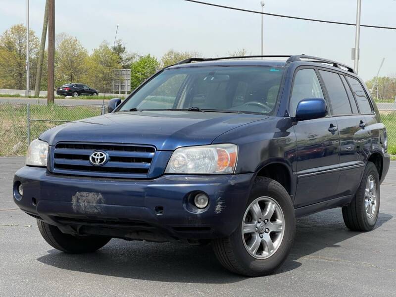 2005 Toyota Highlander for sale at MAGIC AUTO SALES in Little Ferry NJ