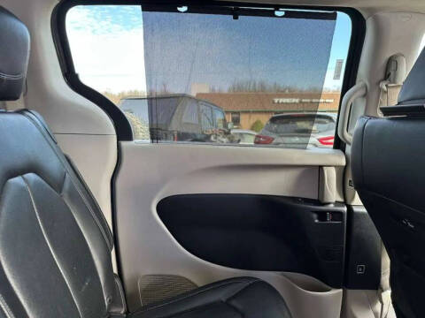 2022 Chrysler Pacifica Touring L