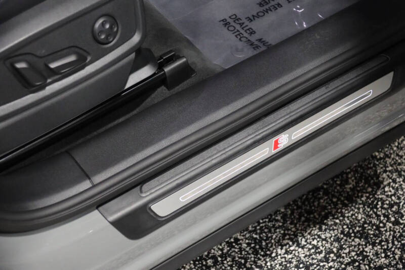 2020 Audi SQ5 3.0T quattro Premium Plus