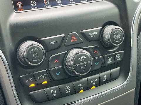 2020 Jeep Grand Cherokee Laredo E