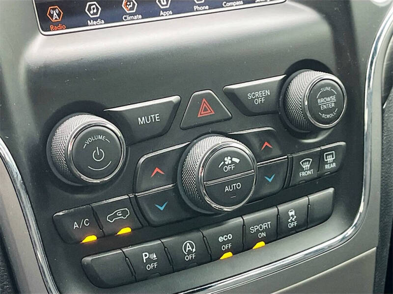 2020 Jeep Grand Cherokee Laredo E