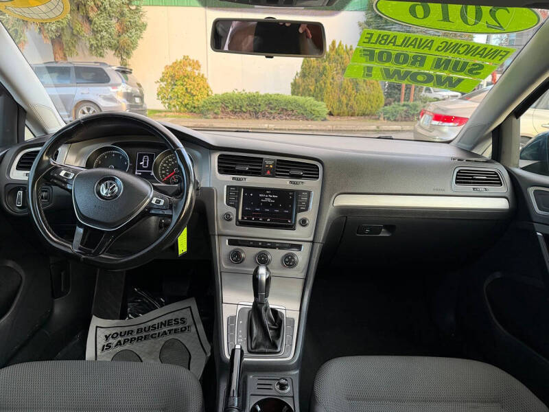 2016 Volkswagen Golf TSI SE