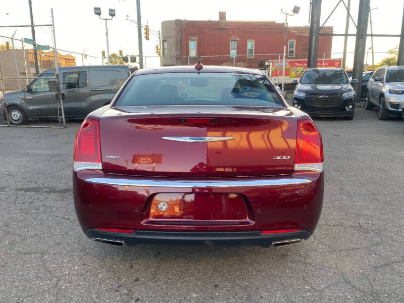 2021 Chrysler 300 Touring L