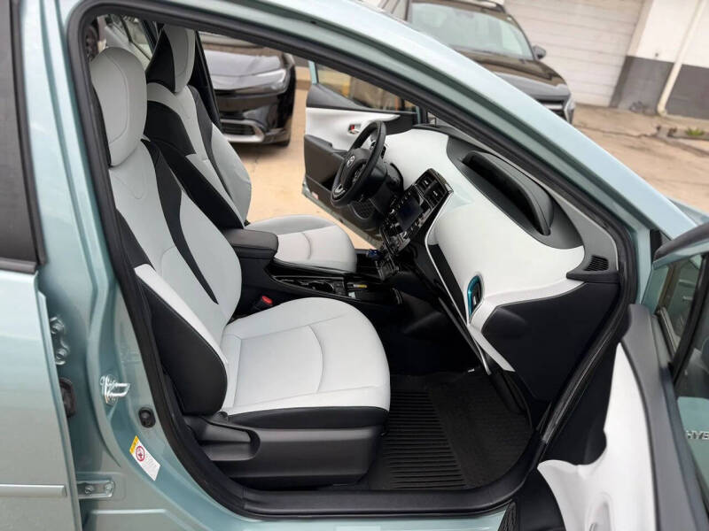 2021 Toyota Prius XLE