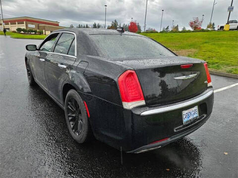 2017 Chrysler 300 C