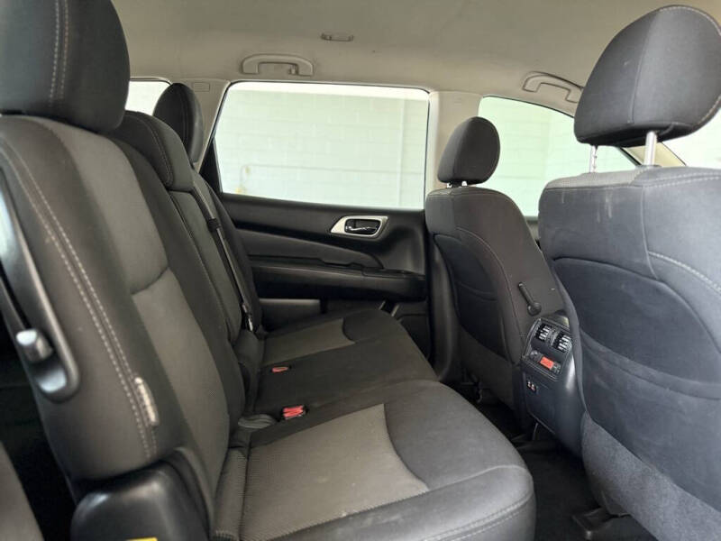 2020 Nissan Pathfinder S