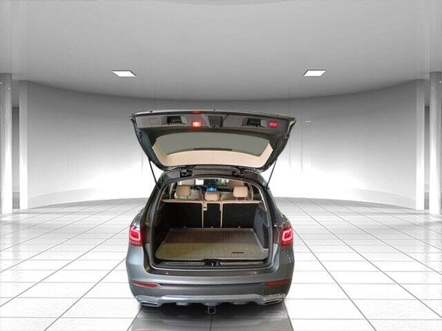 2020 Mercedes-Benz GLC 17