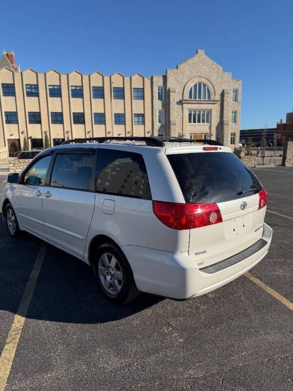 2008 Toyota Sienna XLE