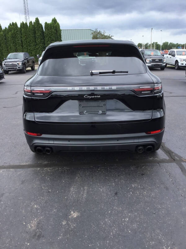 2023 Porsche Cayenne Platinum Edition