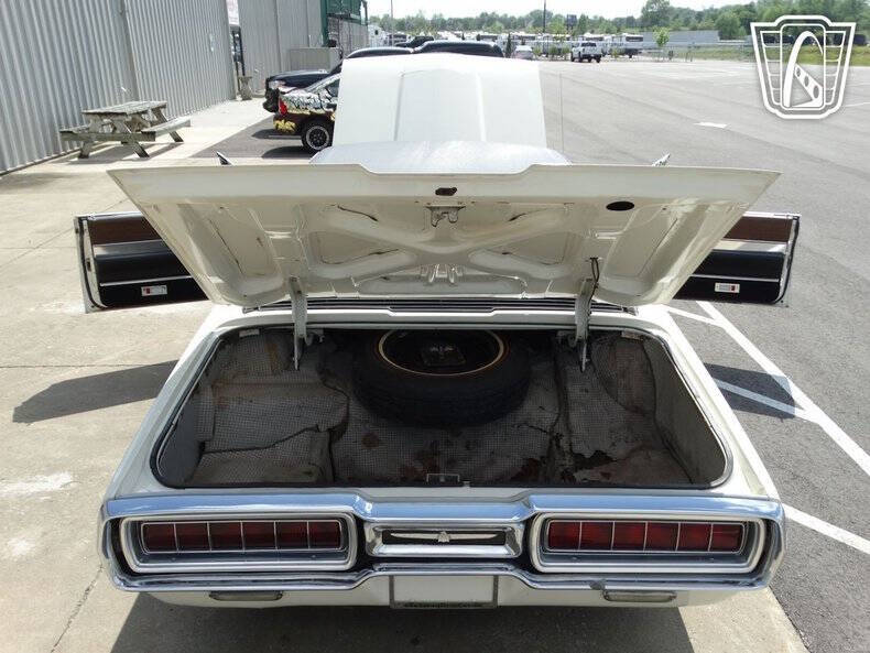 1965 Ford Thunderbird