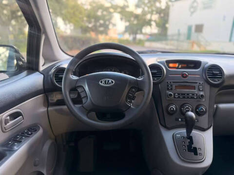 2008 Kia Rondo LX