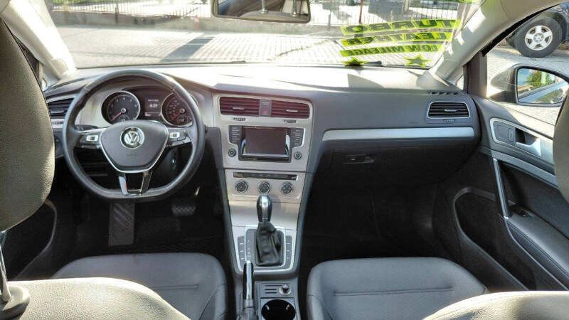 2015 Volkswagen Golf TSI S