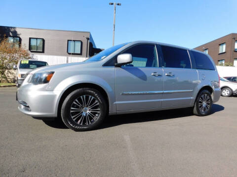 2014 Chrysler Town and Country S
