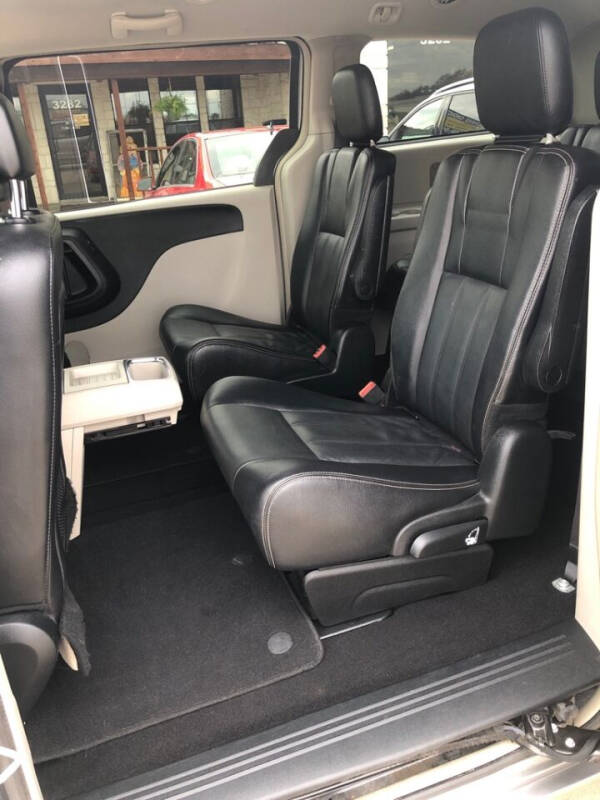 2015 Chrysler Town and Country Touring