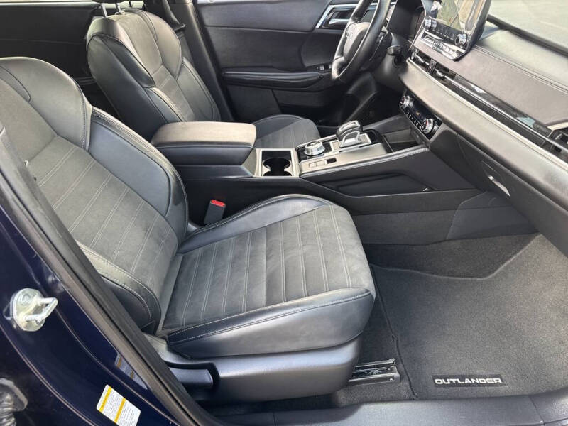 2024 Mitsubishi Outlander SE