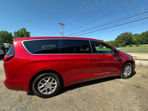 2025 Chrysler Pacifica Select