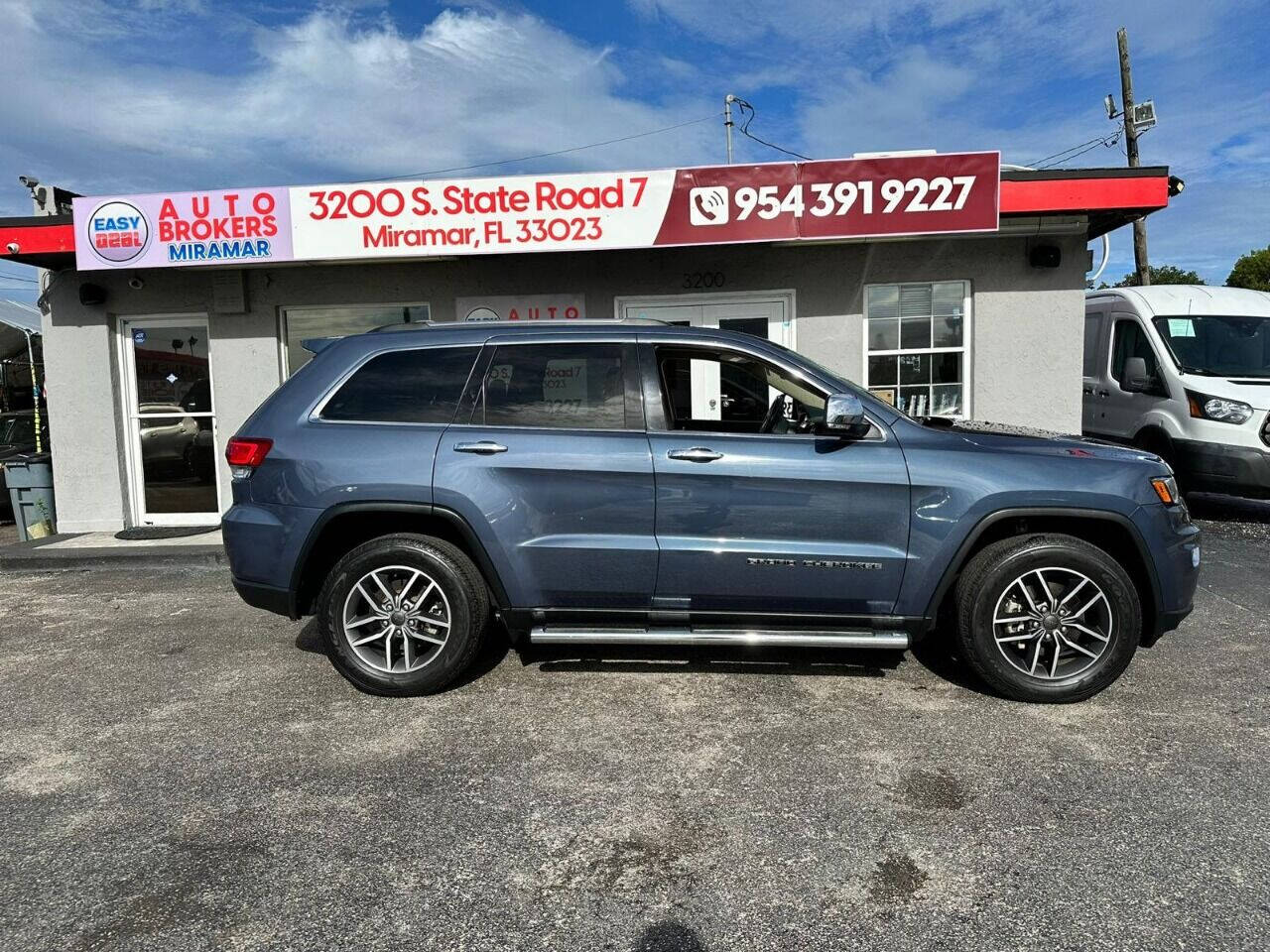2020 JEEP Grand Cherokee SUV / Crossover - $27,995