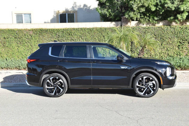 2023 Mitsubishi Outlander PHEV SE