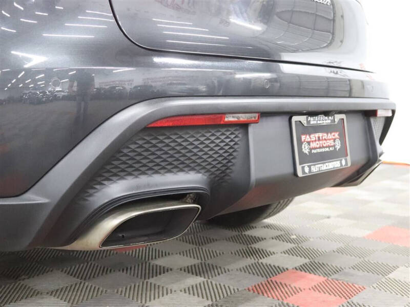 2022 Porsche Macan