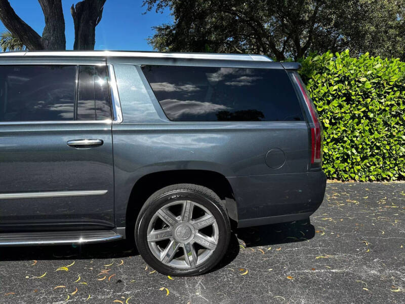 2020 Cadillac Escalade ESV Luxury