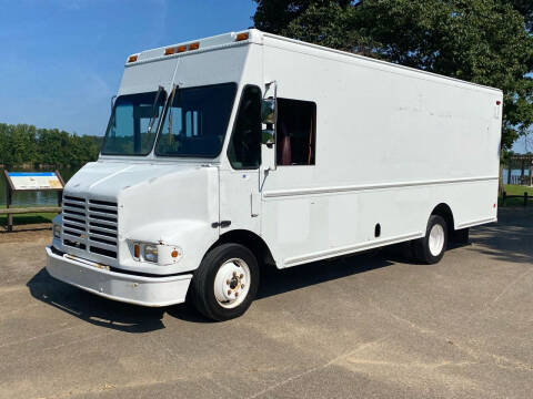 2004 Freightliner MT35 Chassis for sale at Monroe Auto's, LLC in Parsons TN
