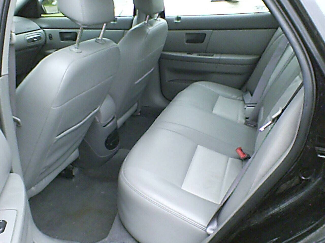 Black 2005 Ford Taurus SEL SEL 4dr Sedan 4