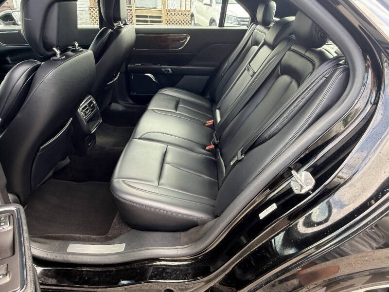 2017 Lincoln Continental Premiere
