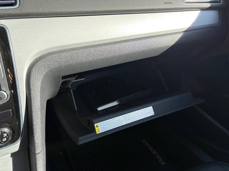 2013 Volkswagen Passat SE PZEV