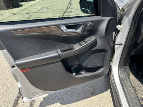2020 Ford Escape Titanium