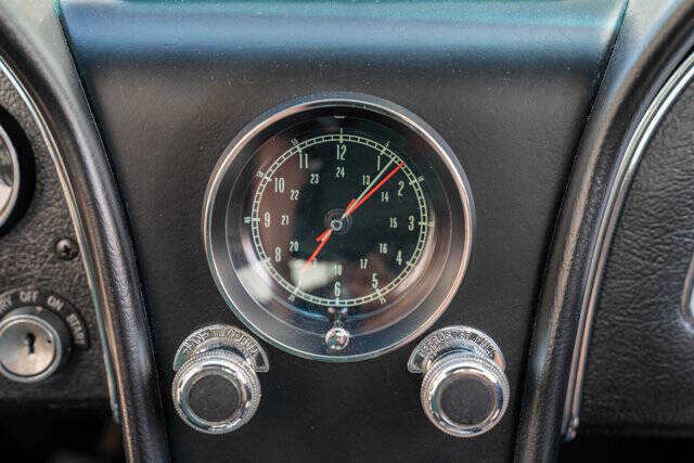 1967 Chevrolet Corvette 25