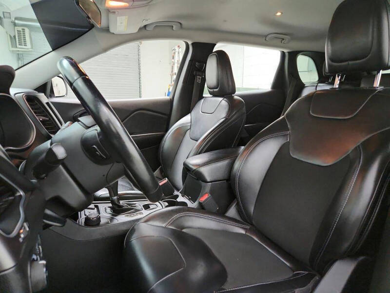 2019 Jeep Cherokee Latitude Plus