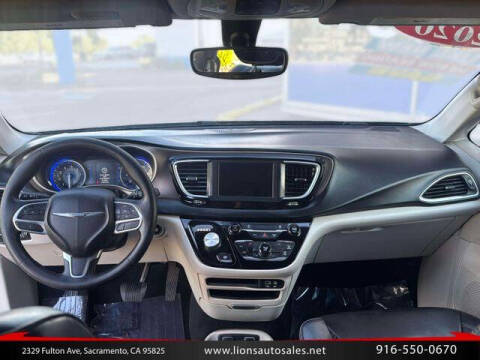 2020 Chrysler Voyager LXi