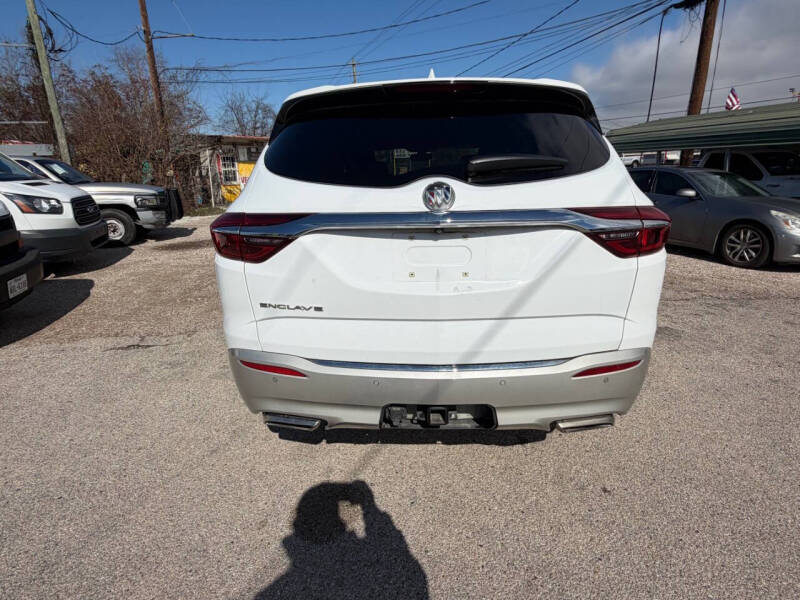 2020 Buick Enclave Essence