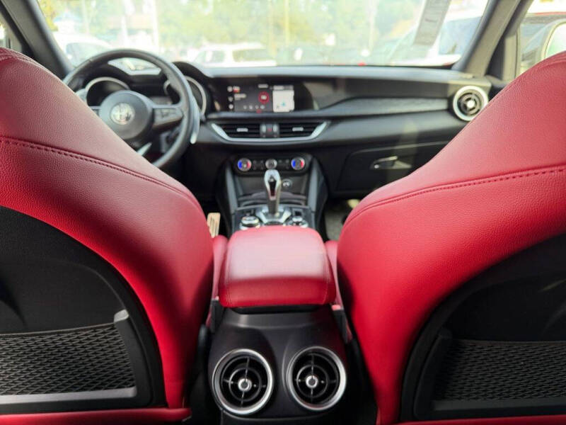 2022 Alfa Romeo Stelvio Sprint